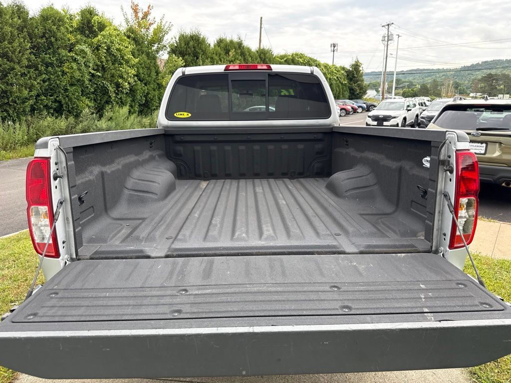 Used 2016 Nissan Frontier SV AWD/4WD image 12