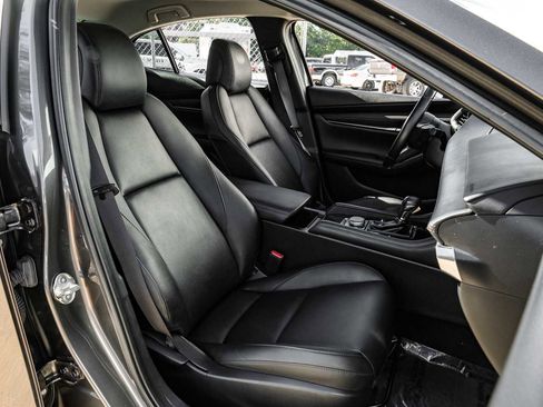 Used 2019 MAZDA MAZDA3 Sedan w/ Preferred Package image 34