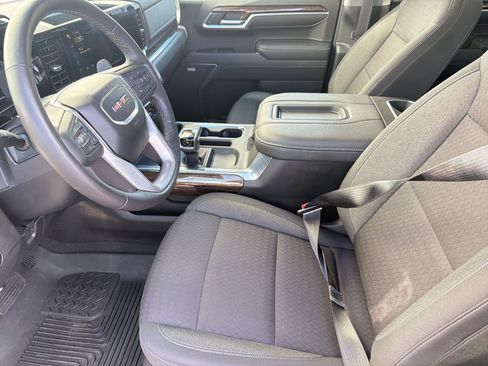 Used 2022 GMC Sierra 1500 Elevation w/ Preferred Package image 5