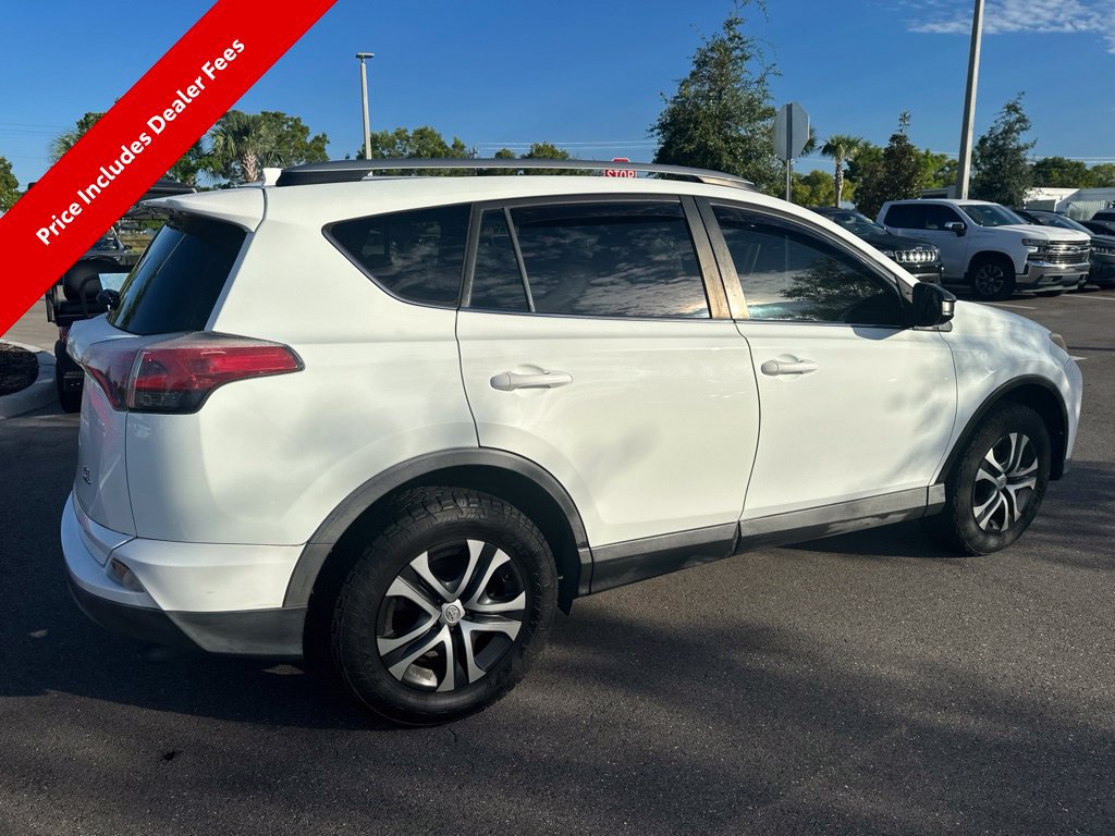 Used 2017 Toyota RAV4 LE AWD/4WD image 5