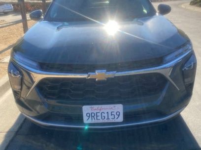 Used 2025 Chevrolet Trax LT