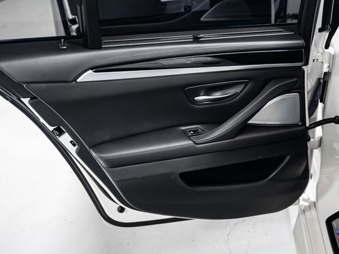 Used 2014 BMW M5 Competition image 35