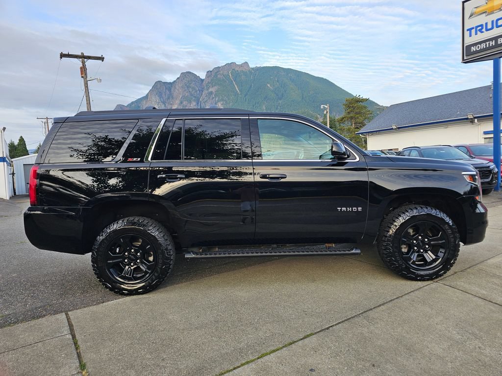 Used 2018 Chevrolet Tahoe LT w/ Luxury Package AWD/4WD image 4