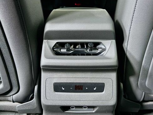 New 2025 Audi A6 e-tron Premium Plus image 23