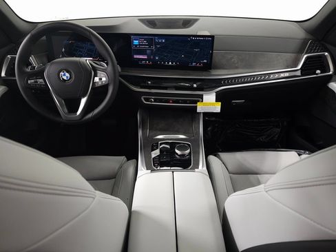 Used 2026 BMW X5 xDrive40i w/ Parking Assistance Package AWD/4WD image 8