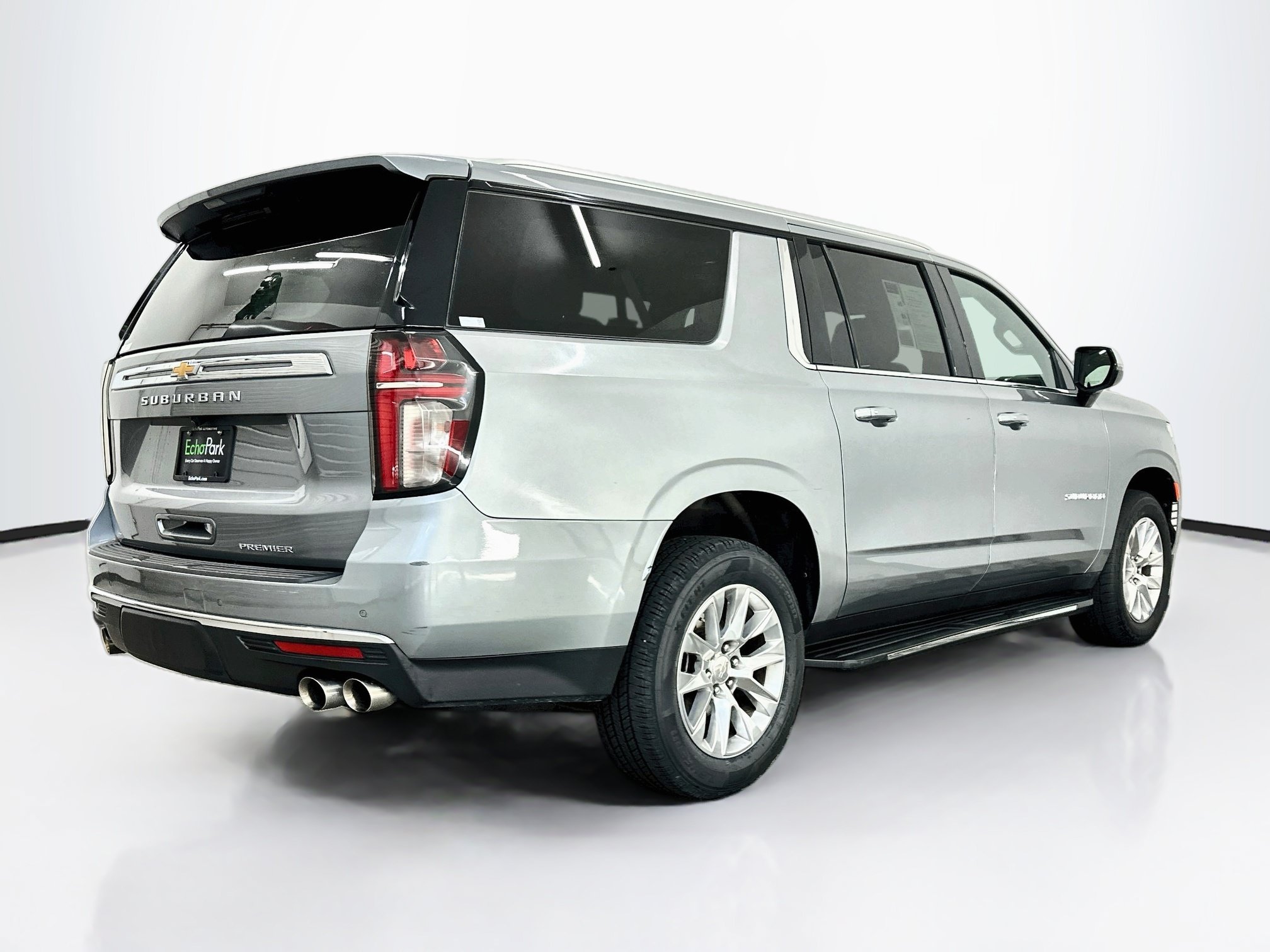 Used 2023 Chevrolet Suburban Premier AWD/4WD image 9