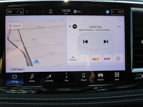 Certified 2024 Chrysler Pacifica Limited image 39