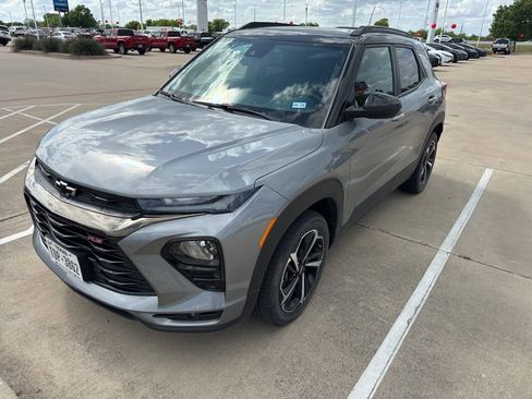 Used 2023 Chevrolet TrailBlazer RS w/ Convenience Package image 3