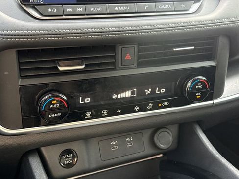 Used 2024 Nissan Rogue SV FWD image 25