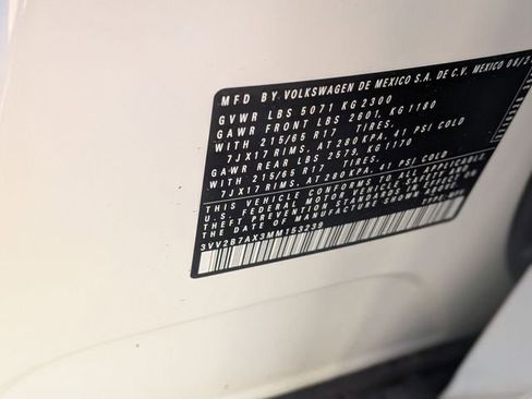 Used 2021 Volkswagen Tiguan SE AWD/4WD image 39