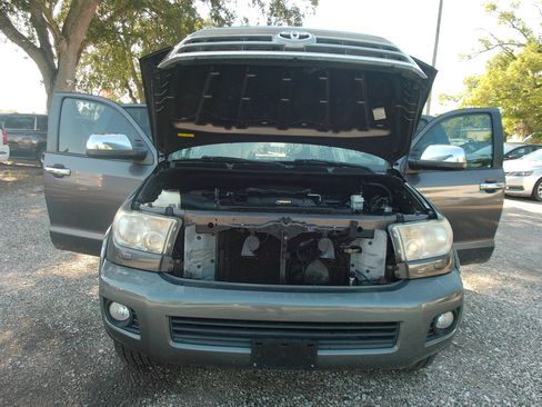 Used 2014 Toyota Sequoia Limited RWD image 46