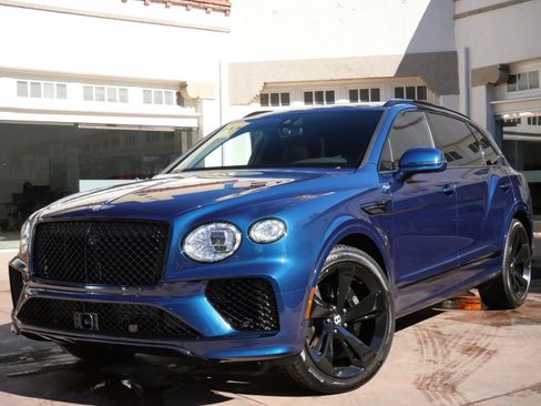 Used 2025 Bentley Bentayga Extended Wheelbase AWD/4WD image 11