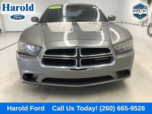 Used 2012 Dodge Charger SE RWD image 2