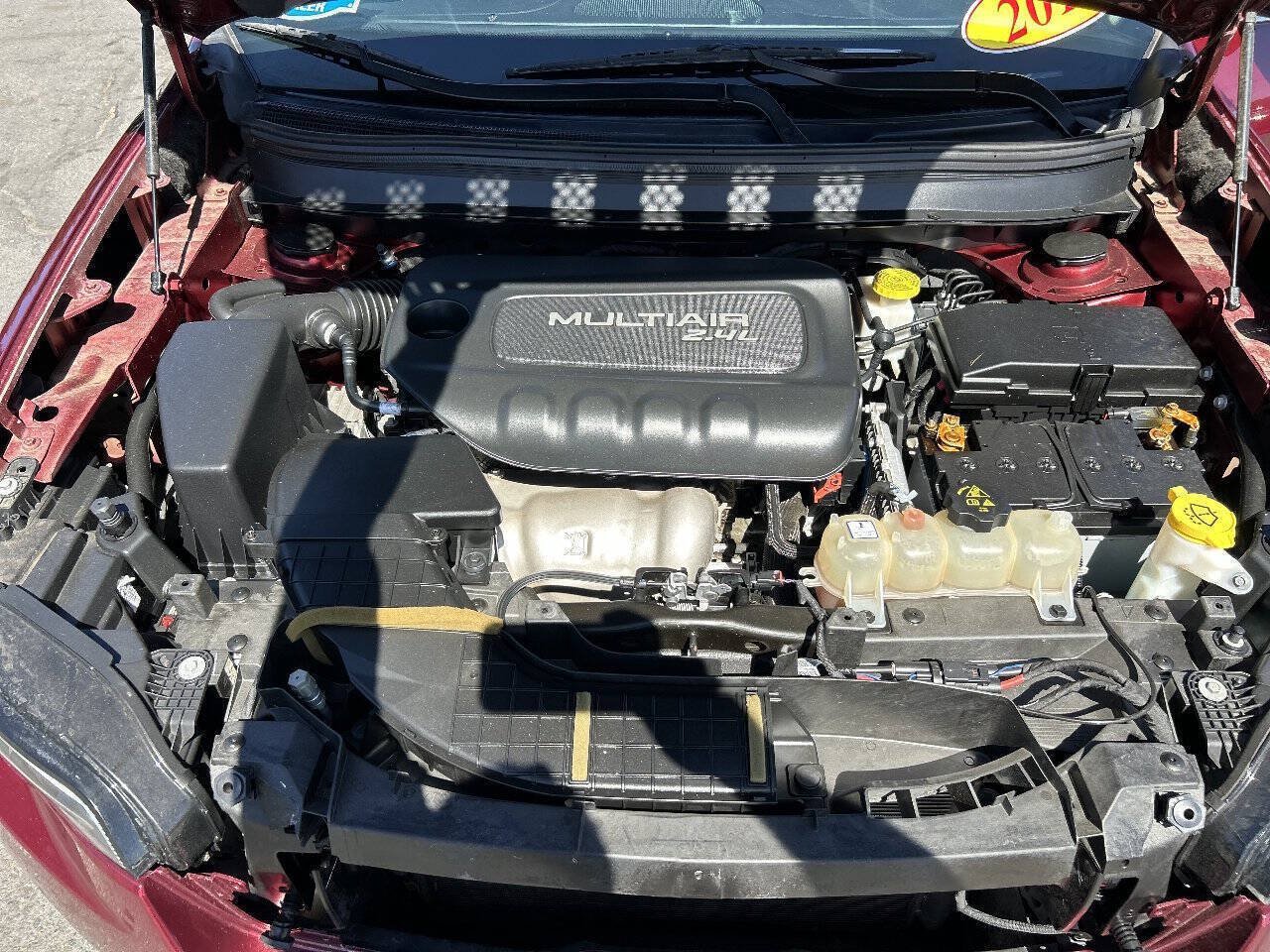 Used 2019 Jeep Cherokee Latitude Plus w/ Comfort/Convenience Group AWD/4WD image 19