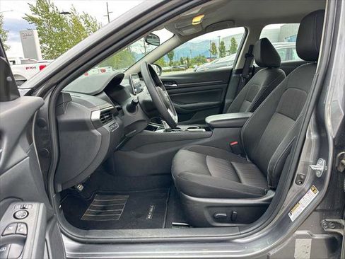 Used 2024 Nissan Altima 2.5 SV image 20