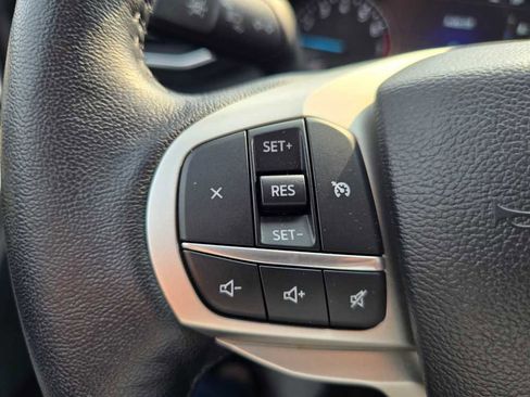 Used 2022 Ford Explorer XLT w/ Equipment Group 202A image 19