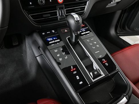 New 2026 Porsche Macan GTS image 20
