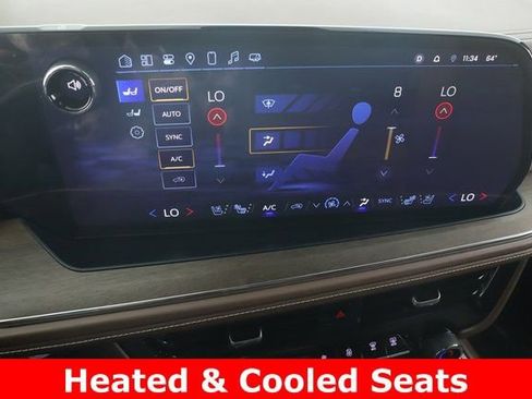 Used 2025 Chevrolet Suburban High Country image 4