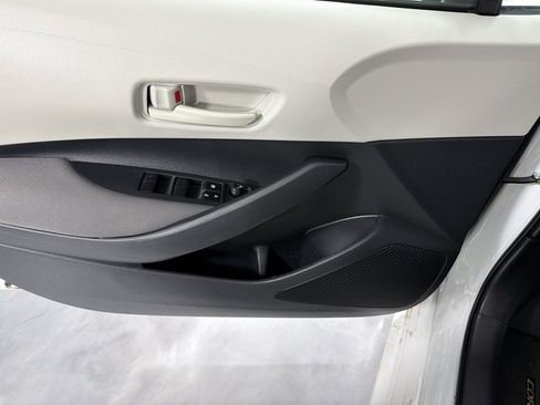 Used 2023 Toyota Corolla LE FWD image 11