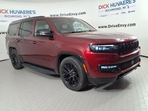 Used 2024 Jeep Wagoneer Series II w/ Convenience Group I AWD/4WD image 3
