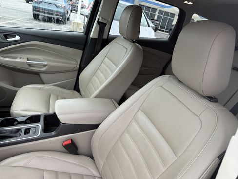 Used 2019 Ford Escape Titanium AWD/4WD image 22