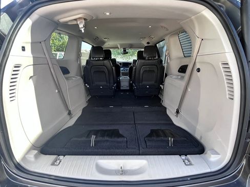 Used 2017 Chrysler Pacifica Touring-L Plus w/ Tire & Wheel Group image 31