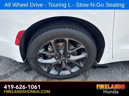 Used 2023 Chrysler Pacifica Touring-L w/ S Appearance Package AWD/4WD image 46