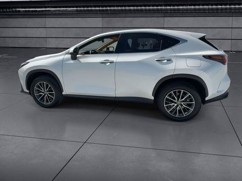 Certified 2025 Lexus NX 250 FWD w/ Accessory Package (Z2) image 5