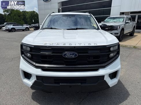 Used 2025 Ford Expedition Active AWD/4WD image 11