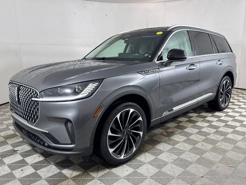 Used 2025 Lincoln Aviator Reserve w/ Equipment Group 201A AWD/4WD image 10
