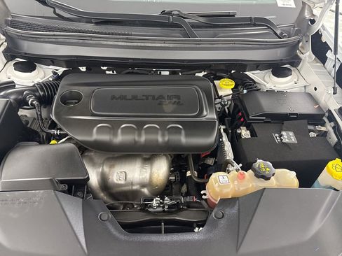 Used 2020 Jeep Cherokee Latitude FWD image 31