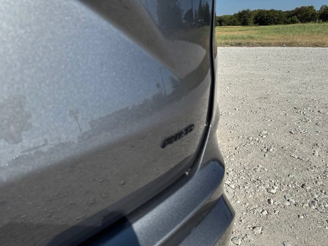 Used 2022 Ford Edge SE w/ Black Appearance Package AWD/4WD image 8