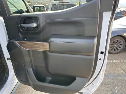 Used 2021 Chevrolet Silverado 1500 High Country image 21