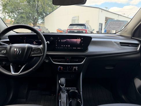 Used 2024 Buick Encore GX Preferred FWD image 18