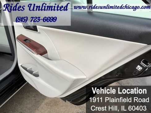 Used 2012 Toyota Camry XLE w/ Leather Pkg FWD image 24