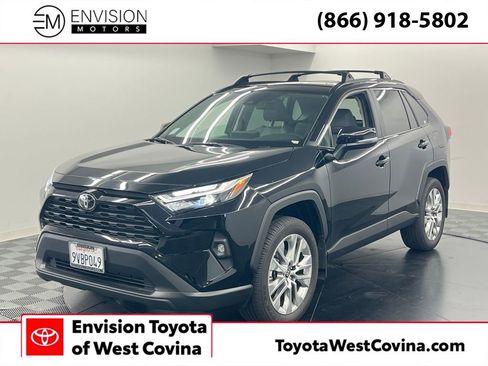 Used 2025 Toyota RAV4 XLE Premium image 1