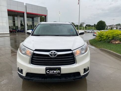 Used 2016 Toyota Highlander XLE AWD/4WD image 14