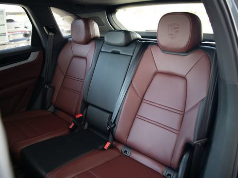 New 2026 Porsche Cayenne S AWD/4WD image 17