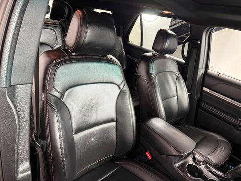 Used 2017 Ford Explorer Sport image 22