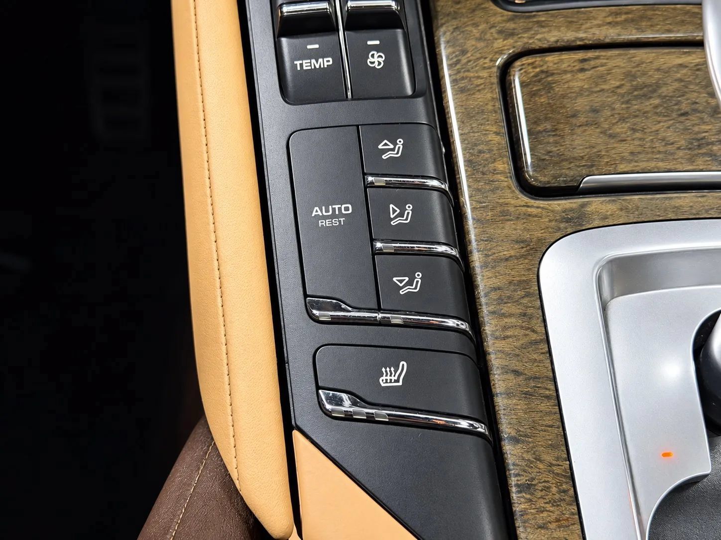 Used 2016 Porsche Cayenne Turbo AWD/4WD image 51