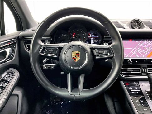 Used 2024 Porsche Macan AWD/4WD image 17