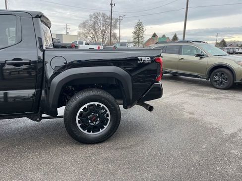 Used 2025 Toyota Tacoma TRD Off-Road image 6