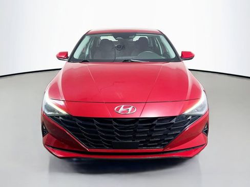 Used 2023 Hyundai Elantra SEL w/ Convenience Package FWD image 2