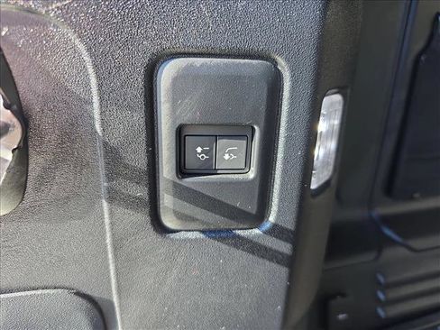 Used 2023 Land Rover Defender 110 S image 13