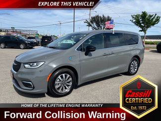 Used 2025 Chrysler Pacifica Select FWD 360° Tour