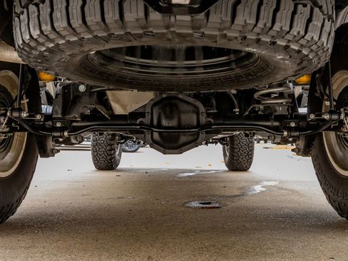 Used 2024 Jeep Gladiator Rubicon AWD/4WD image 15