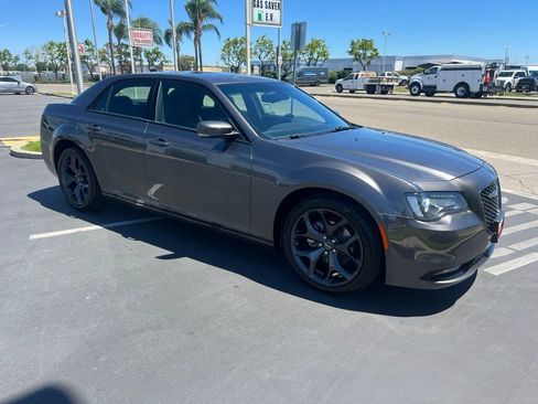 Used 2023 Chrysler 300 S RWD image 11