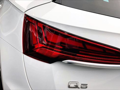 Used 2022 Audi Q5 2.0T Premium w/ Convenience Package image 28