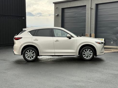 Used 2025 MAZDA CX-5 AWD 2.5 S w/ Preferred Package image 3