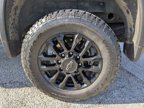 Used 2025 Chevrolet Silverado 2500 LT w/ Trail Boss Package image 16